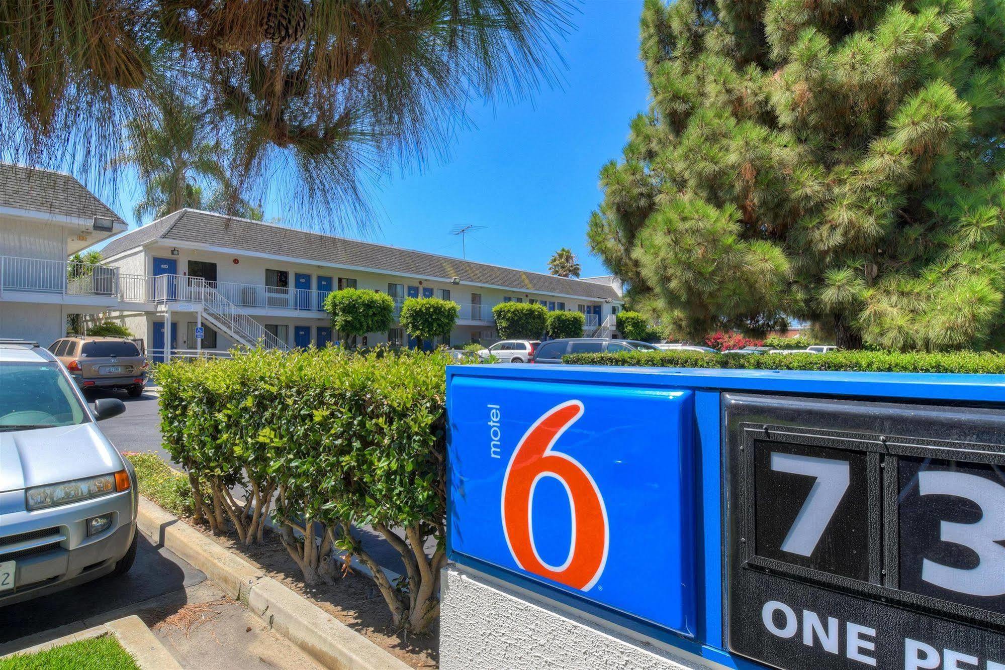 Motel 6-Carlsbad, Ca - Village Bagian luar foto