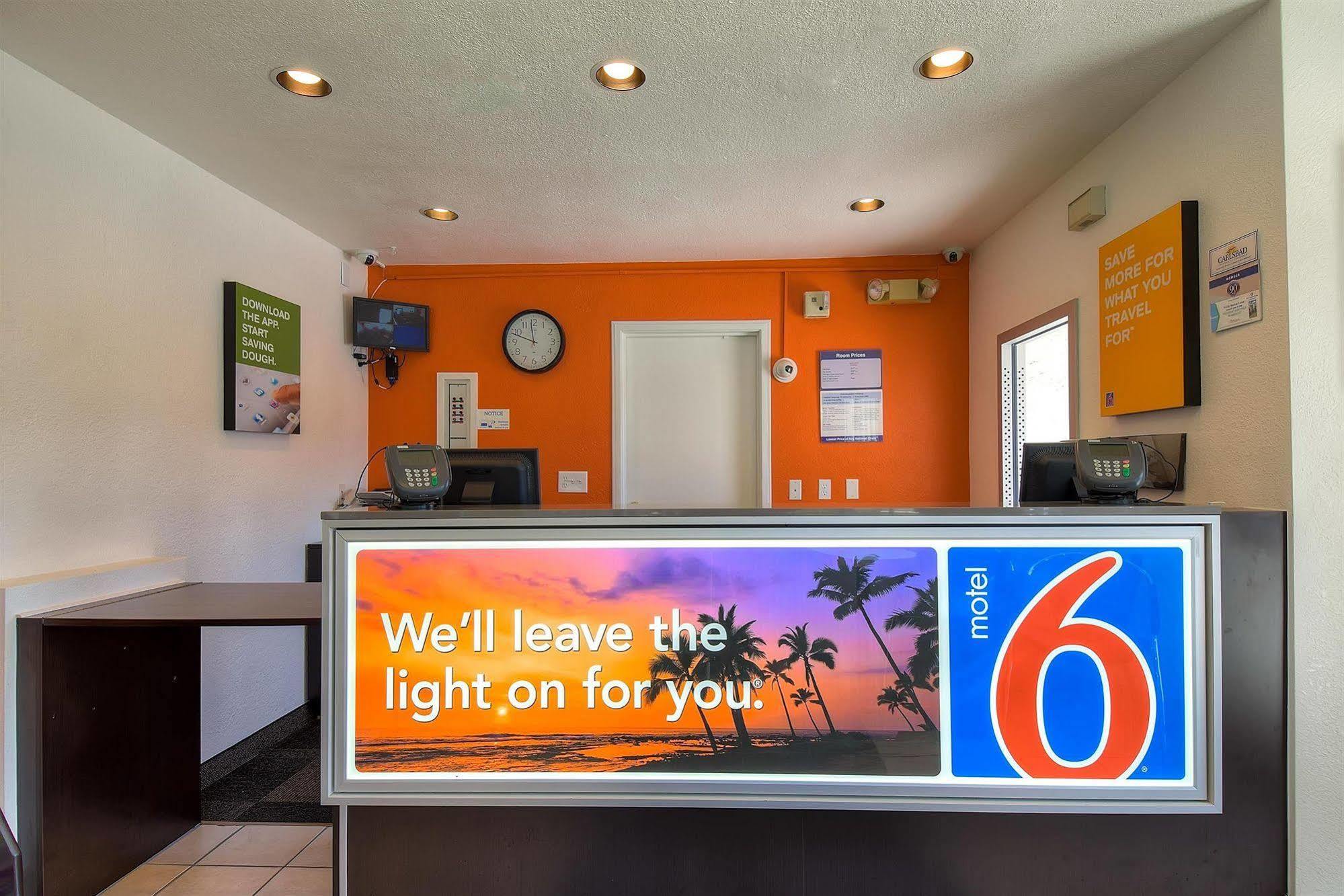 Motel 6-Carlsbad, Ca - Village Bagian luar foto