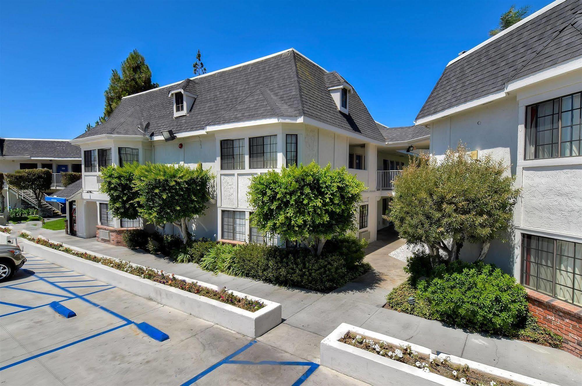 Motel 6-Carlsbad, Ca - Village Bagian luar foto